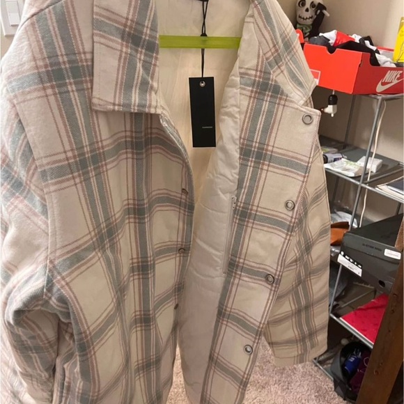 Good flannel for autumn -10 +10 , selling because don’t suit size - Picture 3 of 4